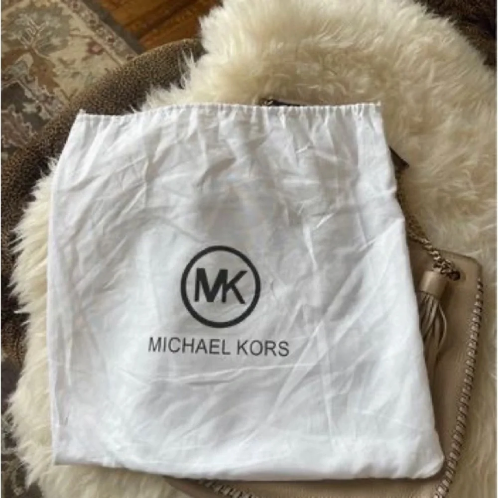 Michael Kors Nude Hobo Whipstitched Tassel bag - Picture 2 of 2